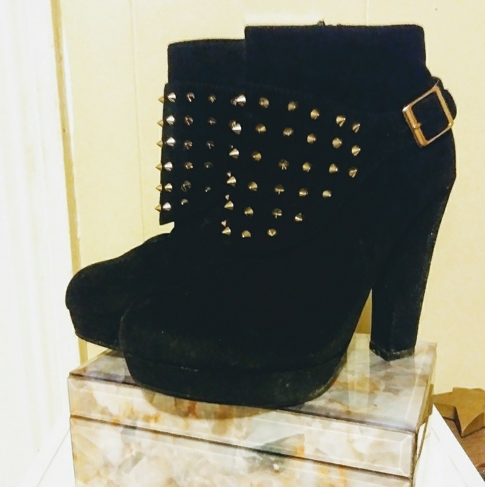 Spiked shoes (or best offer)